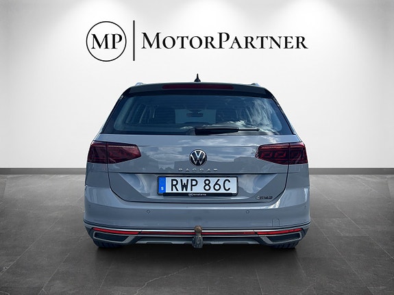 Volkswagen Passat Alltrack 6 of 21