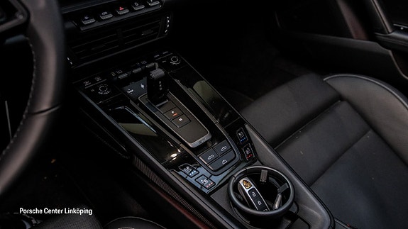 Porsche 911 Carrera GTS 12 of 26