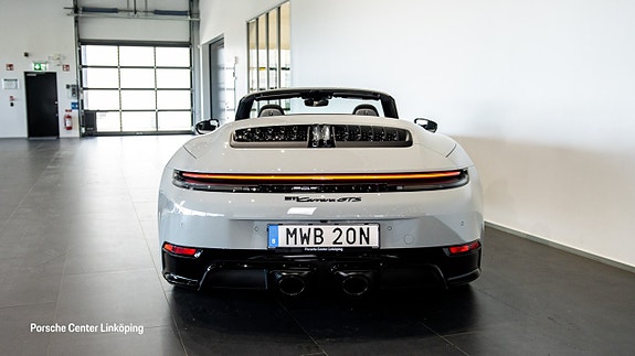 Porsche 911 Carrera GTS 6 of 25