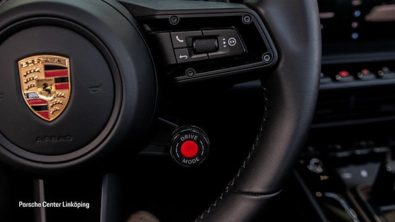 Porsche 911 Carrera GTS 18 of 26