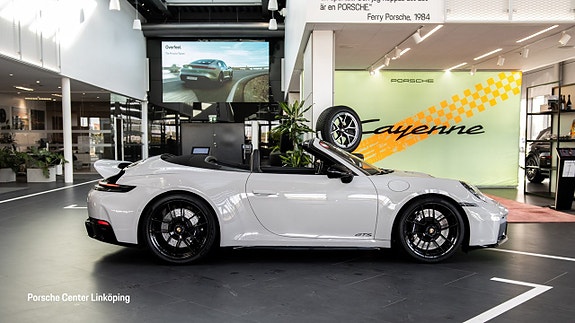 Porsche 911 Carrera GTS 3 of 26
