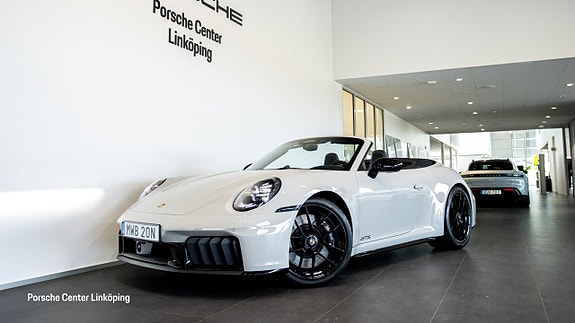 Porsche 911 Carrera GTS 7 of 25