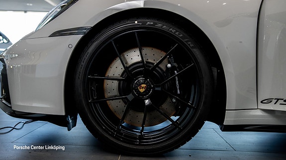 Porsche 911 Carrera GTS 9 of 25