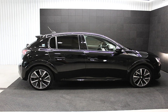 Peugeot e-208 7 of 19