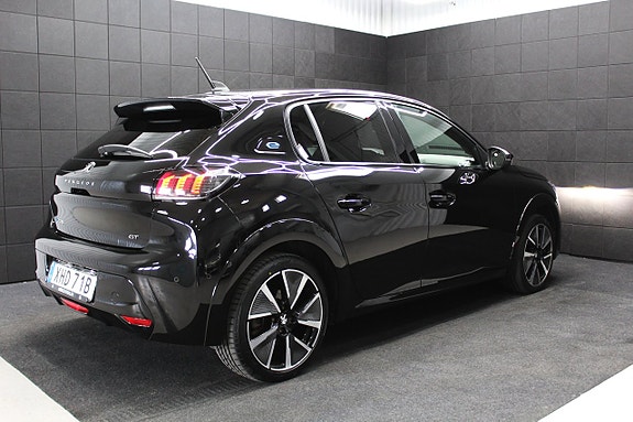 Peugeot e-208 6 of 19