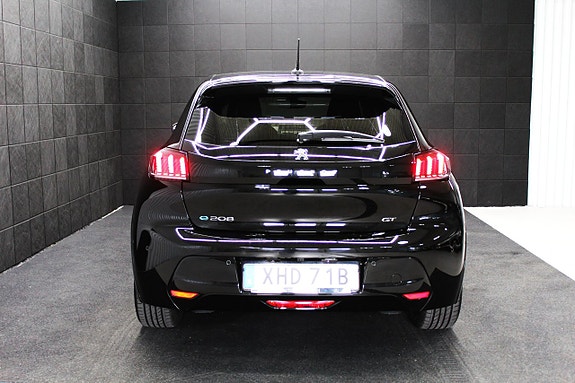 Peugeot e-208 5 of 5
