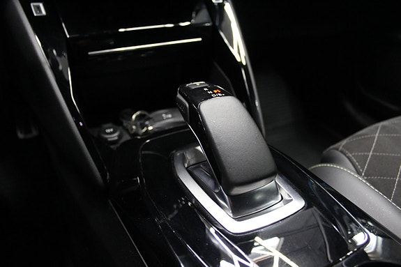 Peugeot e-208 15 of 19