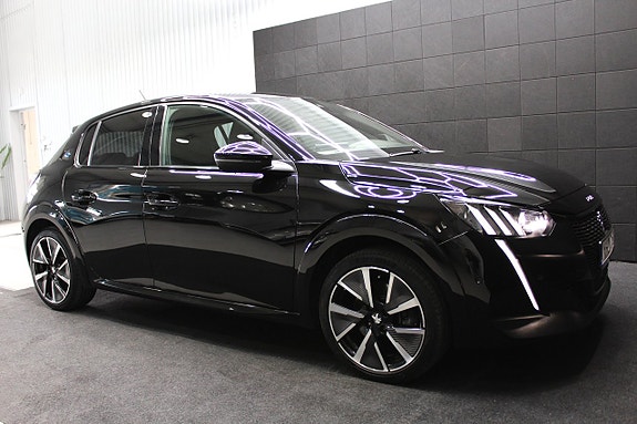 Peugeot e-208 8 of 19