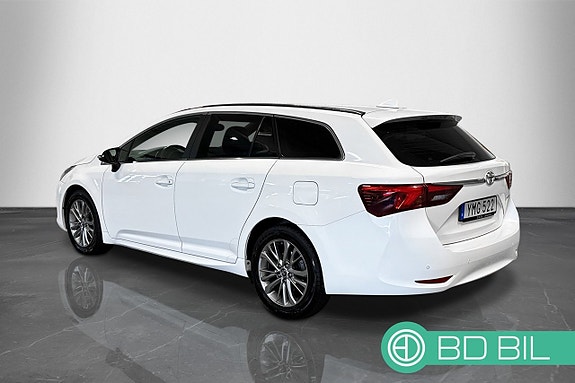 Toyota Avensis 3 of 5