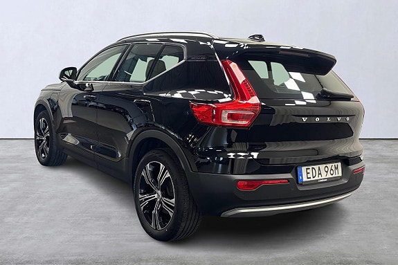 Volvo XC40 4 of 26