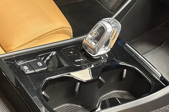 Volvo XC40 16 of 26