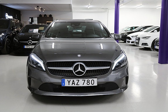 Mercedes-Benz A200 d 3 of 5