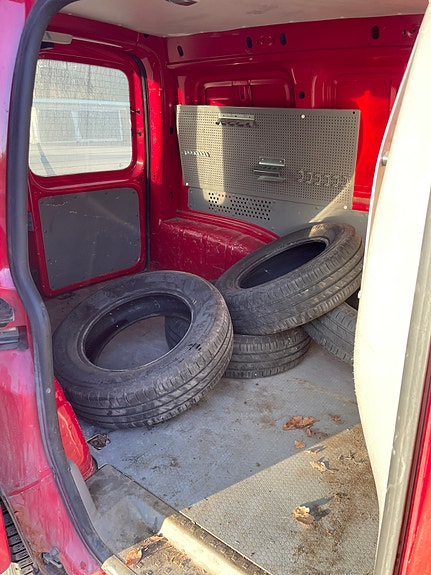 Volkswagen Caddy 4 of 4