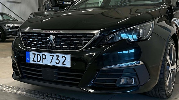 Peugeot 308 SW 4 of 5
