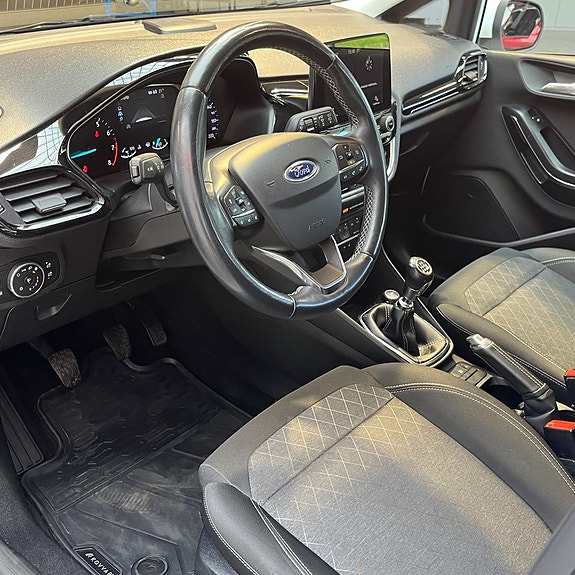 Ford Fiesta 9 of 13