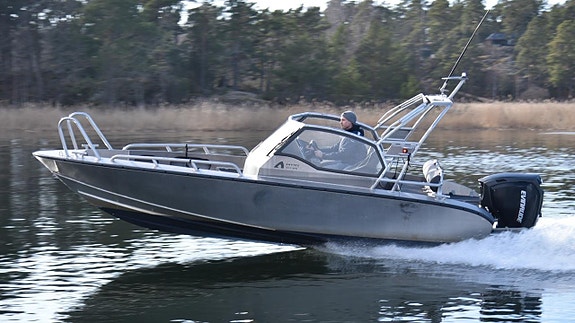 Anytec 622 SPD -2011. Nyare motor! Evinrude 150 HK G2 -2019.