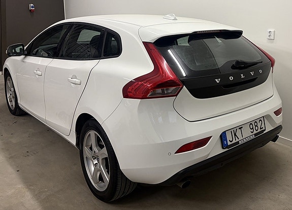 Volvo V40 3 of 5