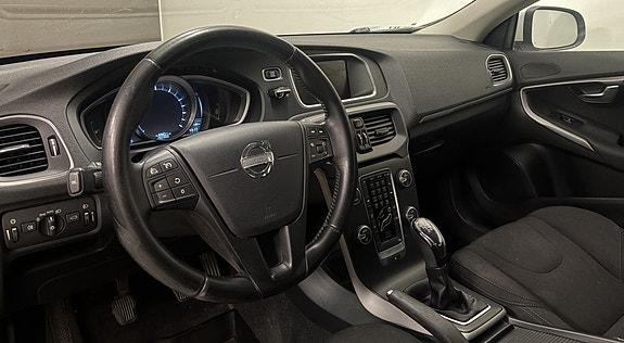 Volvo V40 6 of 9