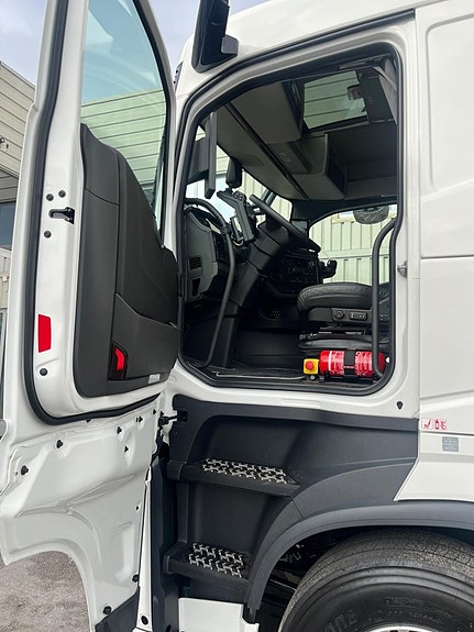 Volvo FH Aero Krok och kranbil Hiab X-pro 302 + Hiab... 17 of 22