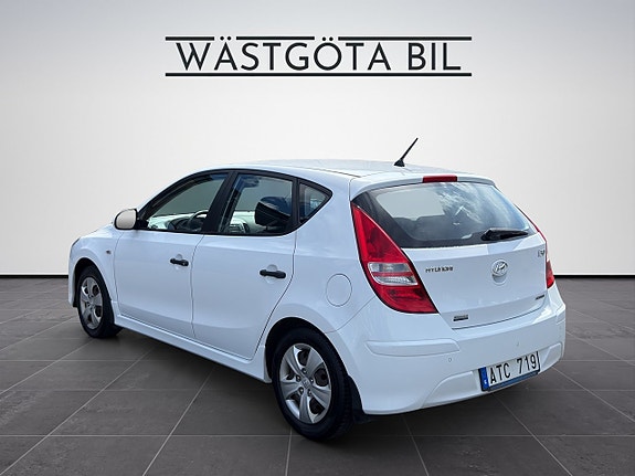 Hyundai i30 4 of 5