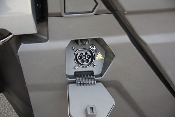 CFMOTO Uforce U6 EV 9 of 13