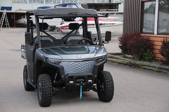 CFMOTO Uforce U6 EV 2 of 13