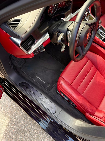 Porsche Panamera 4 7 of 7