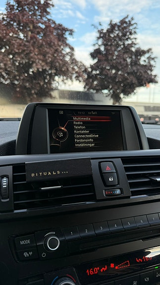 BMW 118d 8 of 10