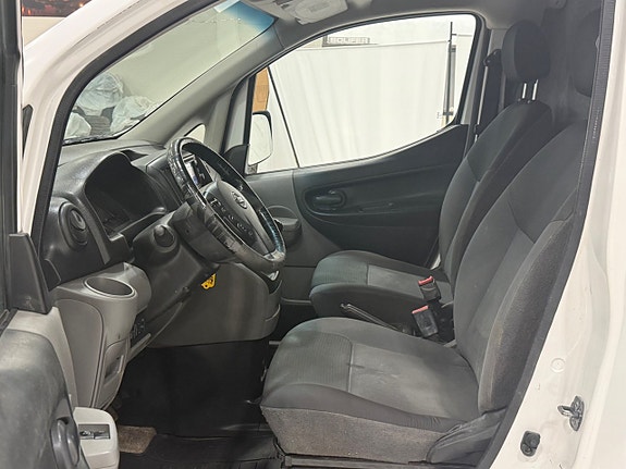 Nissan NV200 5 of 5