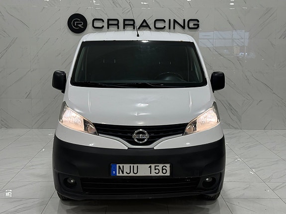 Nissan NV200 2 of 5
