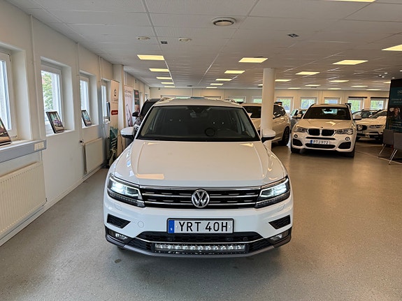 Volkswagen Tiguan Allspace 4 of 5