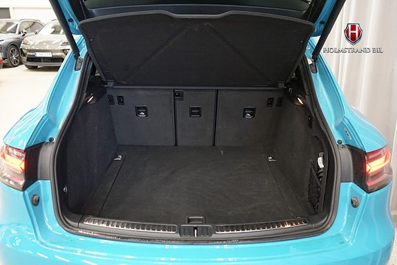 Porsche Macan 28 of 30
