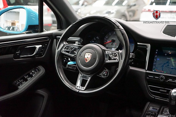Porsche Macan 18 of 30