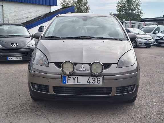 Mitsubishi Colt 2 of 13
