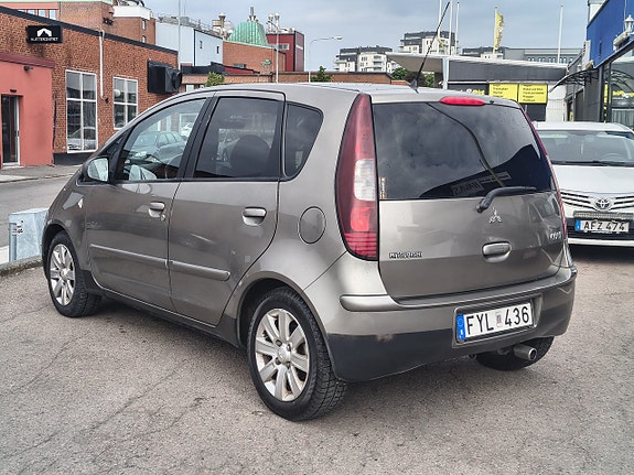 Mitsubishi Colt 7 of 13