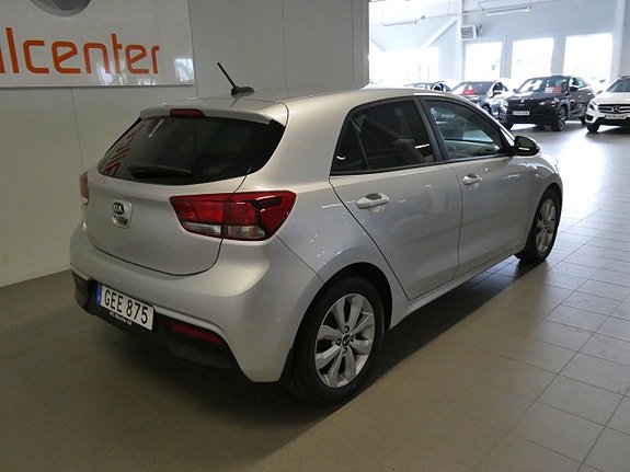 Kia Rio 4 of 5