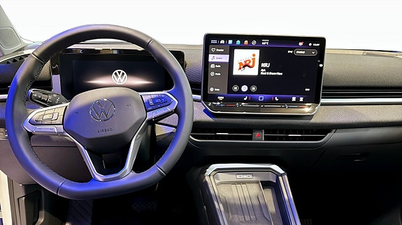 Volkswagen T-Roc 10 of 12