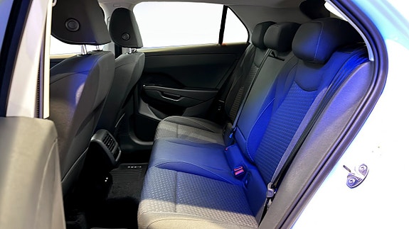 Volkswagen T-Roc 11 of 12