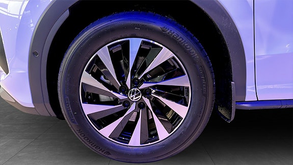 Volkswagen T-Roc 6 of 12