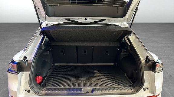 Volkswagen T-Roc 12 of 12