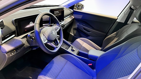 Volkswagen T-Roc 7 of 12