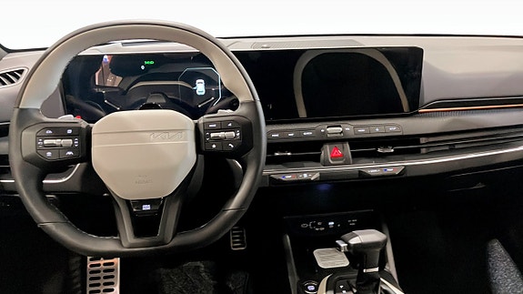 Kia K4 4 of 5