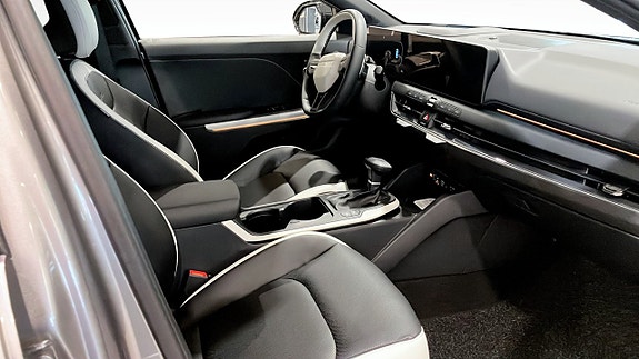 Kia K4 3 of 5