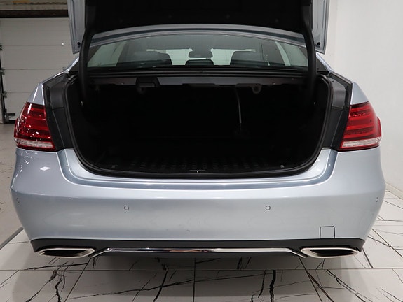 Mercedes-Benz E250 6 of 18