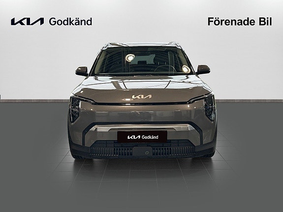Kia EV3 3 of 5