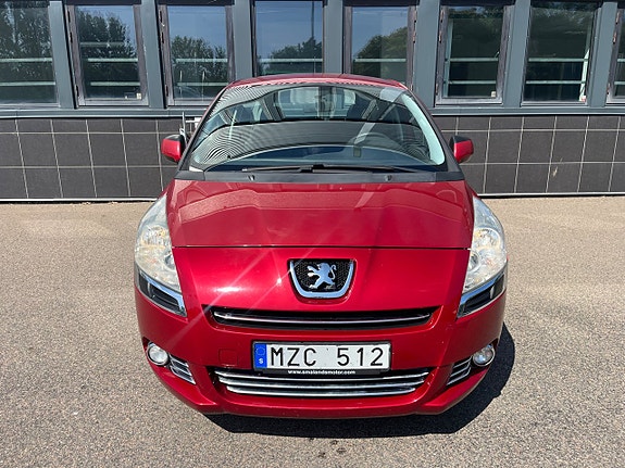 Peugeot 5008 2 of 5