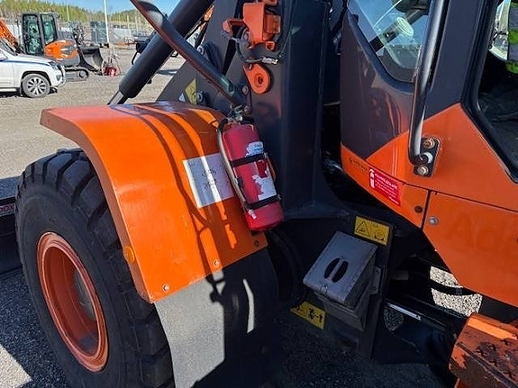 Doosan DL 200 TC-5 6 of 13