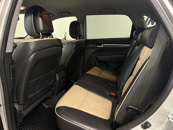 Kia Sorento 7 of 15