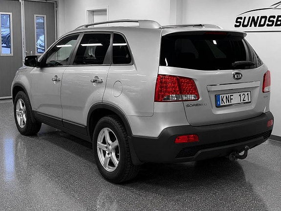 Kia Sorento 3 of 5