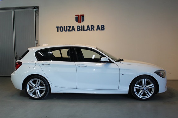 BMW 116i 4 of 5